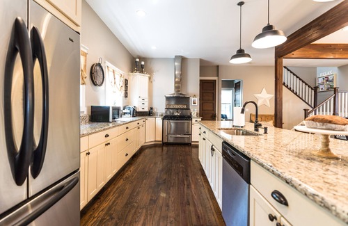 Michigan City House | The Cottage in Beachwalk - Sleeps 10 - Golf cart included