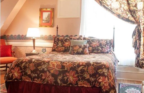 Great Bend Apartment | The Cottage Inn