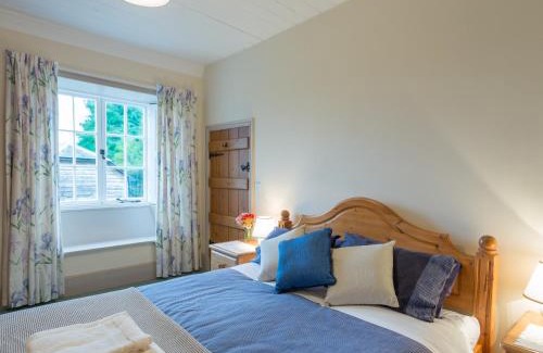 Ebbesborne Wake House | The Cottage Marshwood Farm