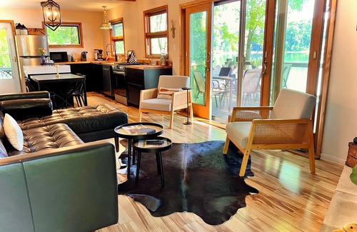 Cassopolis Cottage | The Cottage on Heiner Hill fosters peace & is that reset you're searching for.