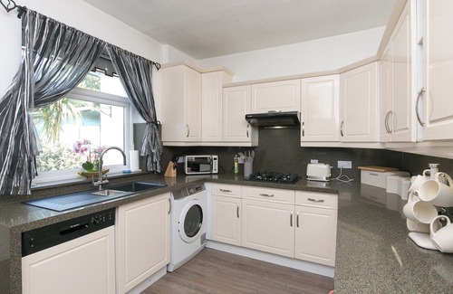 Llandudno House | The Cottage on the Beach - Sleeps 7 - Large Garden