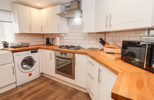 Tetbury Cottage | THE COTTAGE, pet friendly, character holiday cottage in Tetbury
