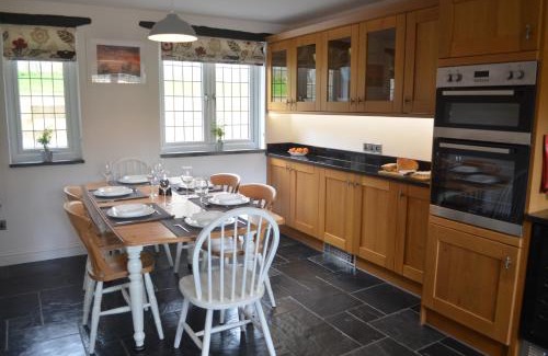 Bodmin House | The Cottage, Treliggon Farm