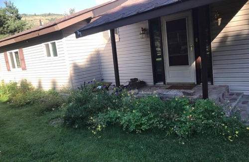 Irwin House | The Cottage Valley Village