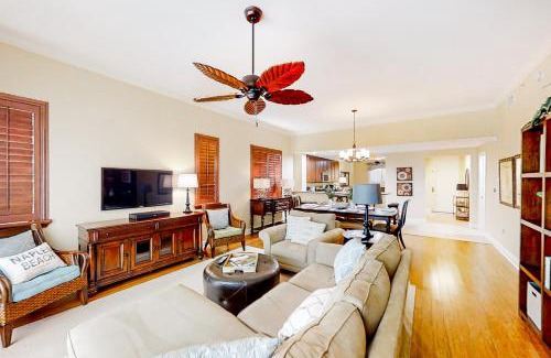 Royal Harbor Apartment | The Cottages at Naples Bay Resort