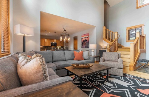 Truckee House | The Cottages ~ Golf, Pool, Play ~ 2-Bedroom