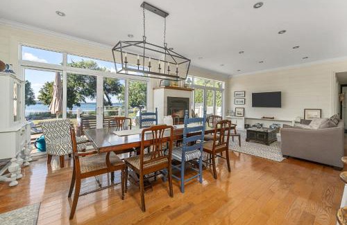 Milford House | The County Lakehouse - Waterfront w Hot Tub