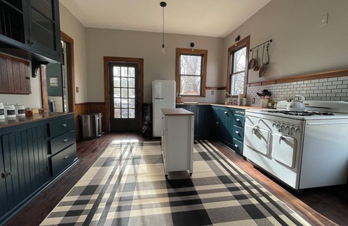 Lodi House | The Couple's Sanctuary at the Preacher's Retreat