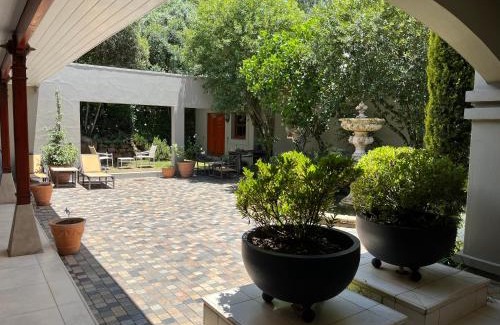 Nottingham Road House | The Courtyard at La Loggia