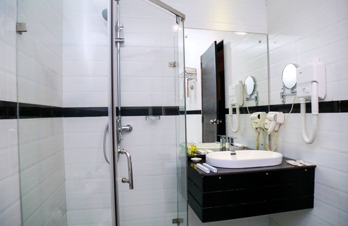Kalagedihena Hotel | The Covanro