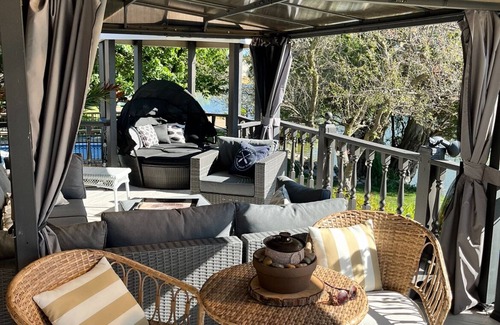 Lighthouse Cove House | The Cove 4 bedrooms, 8 guest + futon, 3 full baths