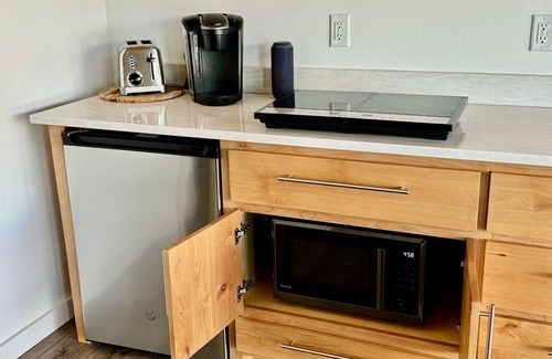Port Orford Condo | The Cove at Port Orford: Pelican Suite