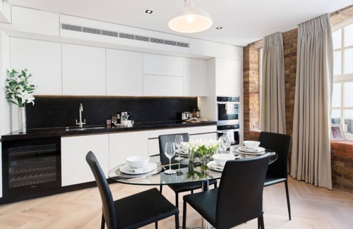 London City Centre Apartment | The Covent Garden Heritage Luxury 2 Bed 2 Bath