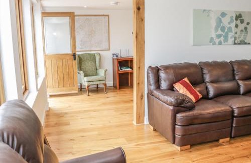 Munslow House | The Cow Byre, Heath Farm