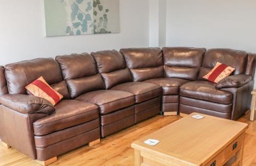Munslow House | The Cow Byre, Heath Farm