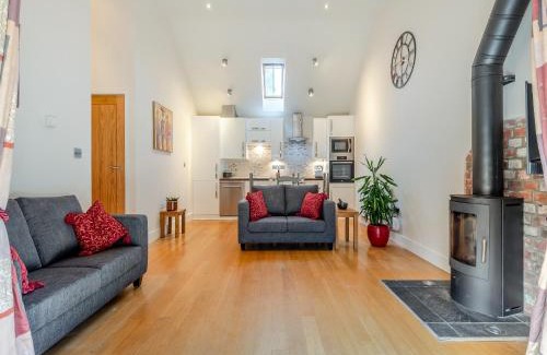 East Woodyates House | The Cow Shed