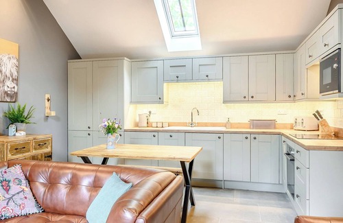 South Littleton Cottage | The Cow Shed - UK38575