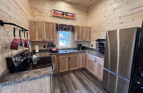 Fountain City Cabin | The “Cozy” Backwaters Cabin on the Great River Road!