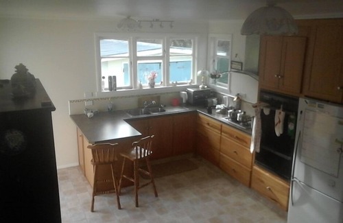 Whanganui Cottage | The Cozy Batch with a rural outlook