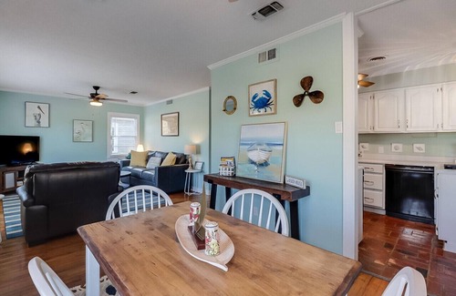 Long Beach House | The Cozy Blue Cottage