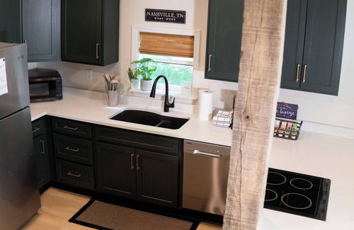 Mount Juliet Cabin | The Cozy Cabin - luxury haven- Loft