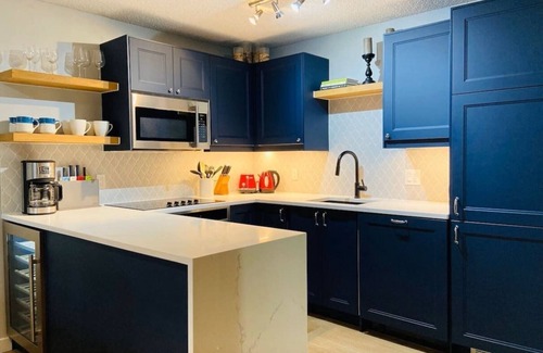 East Kootenay Apartment | The Cozy Cork | Toby Chair | Sauna | Resort Access