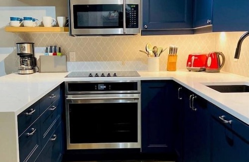 East Kootenay Apartment | The Cozy Cork | Toby Chair | Sauna | Resort Access