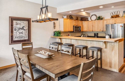 Warrior's Mark Condo | The Cozy Corral - Private Hot Tub, Walk to Town