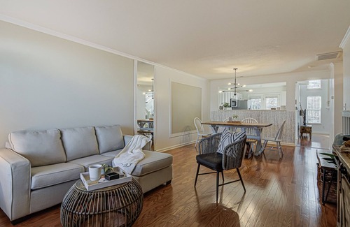Greensboro House | The Cozy Daydream - Pool Access - 7 miles to PTI Airport