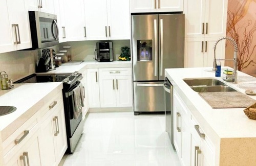 Homestead House | THE COZY PALM HOUSE for rent 4-bedroom, Homestead, Florida