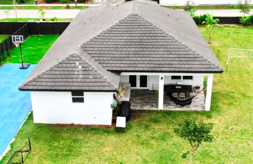 Homestead House | THE COZY PALM HOUSE for rent 4-bedroom, Homestead, Florida