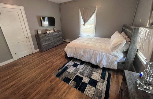 New Britain House | The Cozy Spot On The Hill