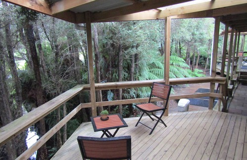 Strahan Apartment | The Crays Accommodation