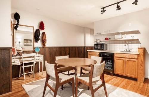 Roselawn Finance Apartment | The Creek Suite: themed getaway!