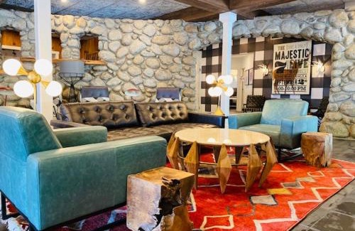 Idyllwild Hotel | The Creekstone