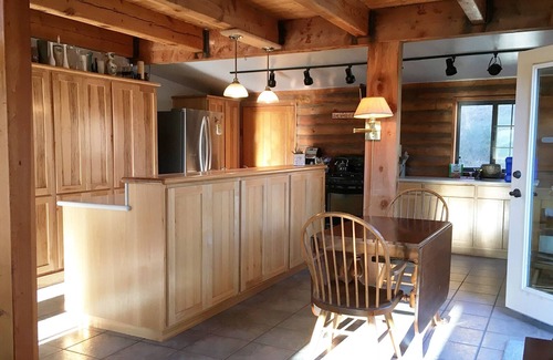 Buhl Cabin | The "Croas" Nest on The River w/Geothermal Hot Tub near Hagerman Idaho