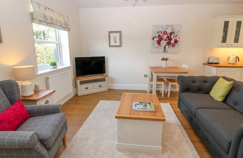 Ashbourne Cottage | THE CROFT, pet friendly, with a garden in Hollington, Derbyshire