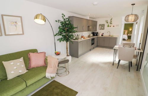 Oxhill Cottage | THE CROFT, romantic, with a garden in Shipston-On-Stour