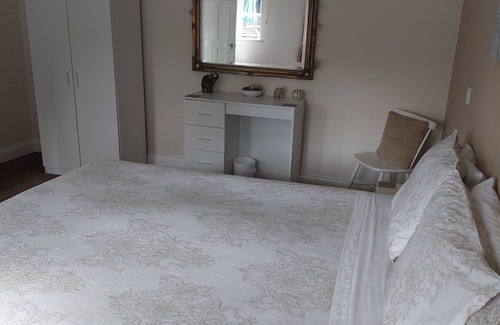 Tea Green Bed & Breakfast | The Cross Keys