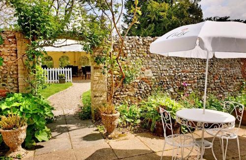 Saffron Walden Bed & Breakfast | The Crown House Inn