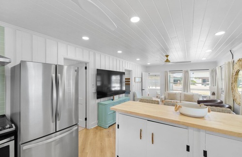 Miramar Beach House | The cutest classic beach cottage/totally restored/steps to the beach! 5br 2ba!