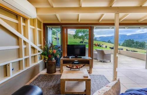 Barrengarry House | The Dairy at Cavan I Kangaroo Valley I Stunning Views
