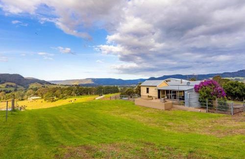Barrengarry House | The Dairy at Cavan I Kangaroo Valley I Stunning Views