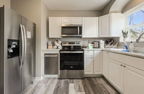 Highland Heights House | The Darling Rose | 10 min to Downtown Cincinnati
