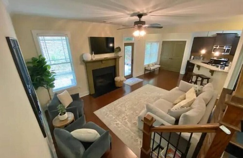 Athens House | The Dawg House