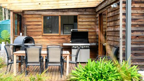Wheatsheaf House | The Daylesford Bush Retreat