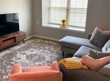 Hamilton Apartment | The Delores - 2 Bedroom Apt in Quilt Town, USA