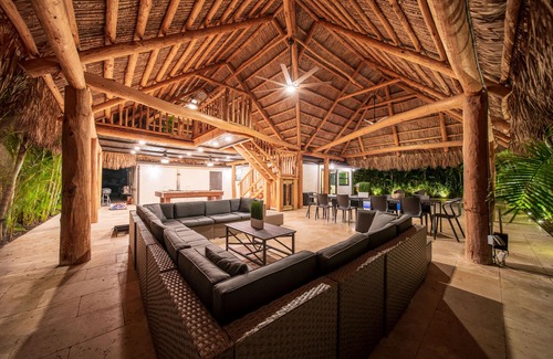 Tropic Palms House | The Delray Palms🌴 Tiki Haven of Bliss Saltwater Splash & Play 4BD Live Vibes