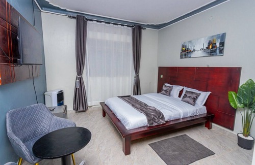 Soroti Bed & Breakfast | The Den Soroti White