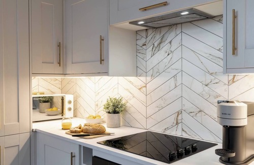 North West Condo | The Devonshire Suite - Your 5 Star West End Stay!